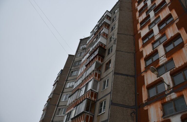 Екатерина Пинаева проверила состояние многоквартирного дома по обращениям липчан